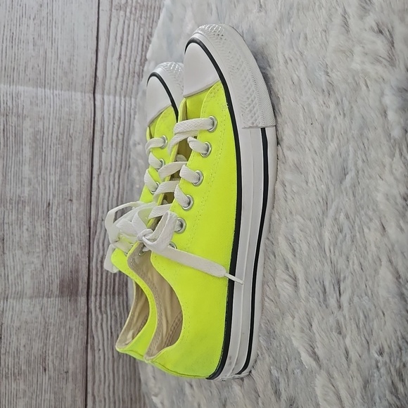 Converse Neon Green Sneakers, Womens 7/Mens 5, Great Condition - Picture 6 of 10